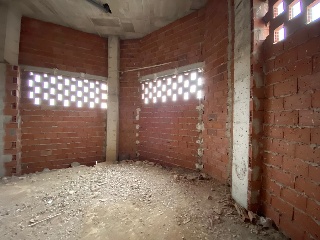 Locales C/ Guzmán el bueno 84