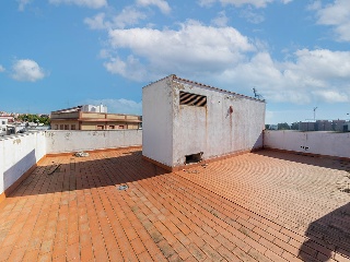 Edificio en C/ Almendro 61