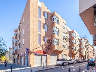 Local en Av Vicente Girones Mora 72