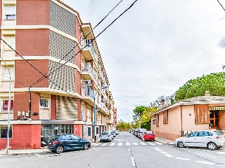 Local comercial en C/ Montoliu 31