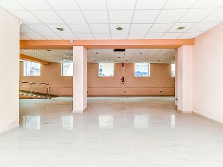 Local comercial en C/ Montoliu 39