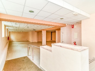 Local comercial en C/ Montoliu 42