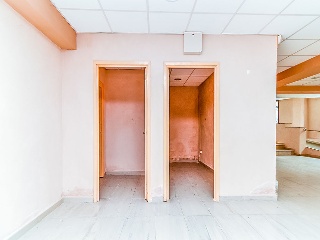 Local comercial en C/ Montoliu 44