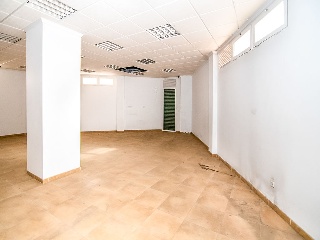 Local en Av Salzillo 54
