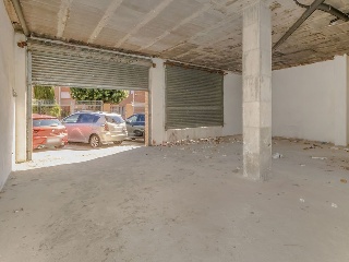 Local en C/ Amadeu Vives 38