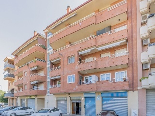 Local en Av Francesc Macià  23