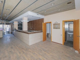 Local en Av Francesc Macià  29