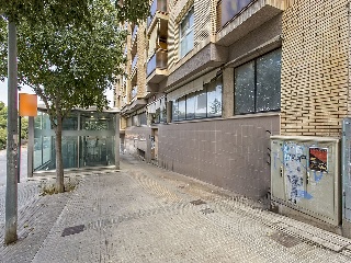 Local en Av, Francesc Macià 75