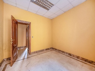 Local en C/ San Ignacio, Valladolid 35