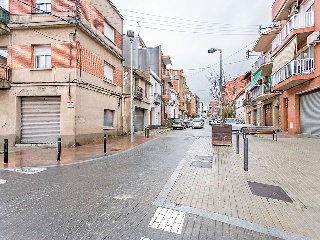 Local en Montcada i Reixac 85
