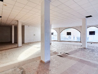 Local con plaza de garaje en Av de Andalucía 73