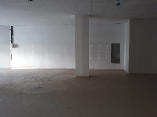 Local en Av Villena 46