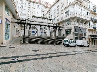 Locales en C/ Eduardo Iglesias, Vigo (Pontevedra) 85