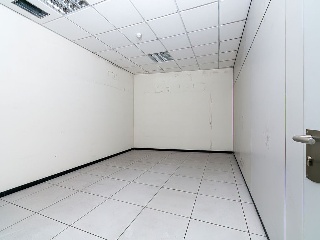 Locales en C/ Eduardo Iglesias, Vigo (Pontevedra) 96
