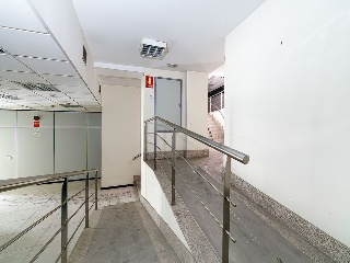 Locales en C/ Eduardo Iglesias, Vigo (Pontevedra) 97