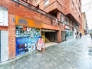 Local en Av Navarra  33