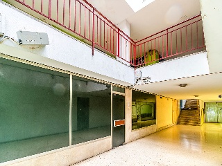 Local en Av Navarra  40