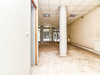 Local comercial en Av Catalunya 44