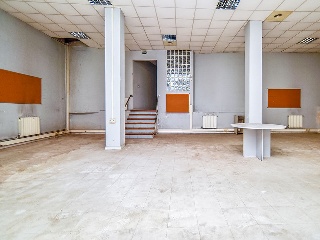 Local comercial en Av Catalunya 48
