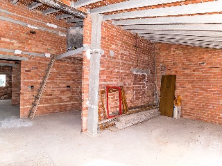 61989-0001 79