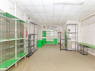 Local en C/ Larga - C.C. Los Cisnes - 34