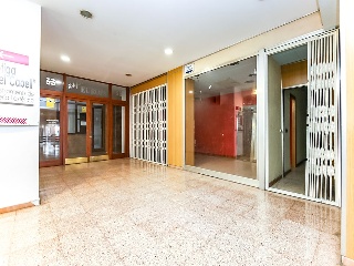 Local en Av Prat de la Riba  30