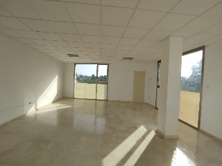 Conjunto de oficinas y plazas de garaje en Av Las Golondrinas 34