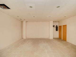 Locales en C/ Menendez Pelayo, Vic 37