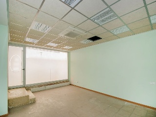 Locales en C/ Menendez Pelayo, Vic 41