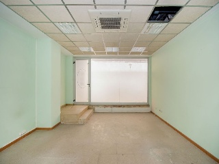 Locales en C/ Menendez Pelayo, Vic 46