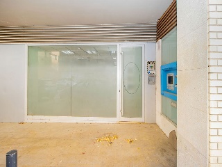 Locales en C/ Menendez Pelayo, Vic 51