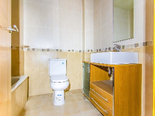Promoción de viviendas con garajes y trasteros en Bell-lloc d´Urgell 56