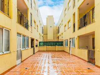 Piso con garaje en C/ Río Jándula 48