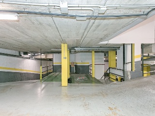 Piso y Garajes en C/ Saragossa, Barcelona 46
