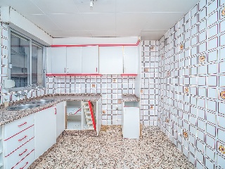 Vivienda en C/ Hernán Cortés 98