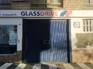 Local y oficina en Av Pardo, Navia  19