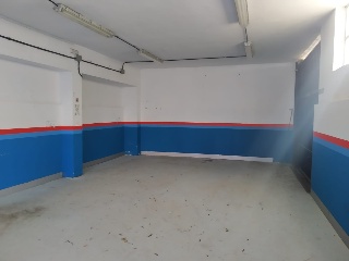 Local y oficina en Av Pardo, Navia  20