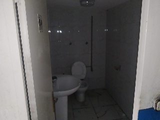 Local y oficina en Av Pardo, Navia  24