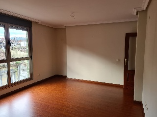 Piso en Av Sama 32
