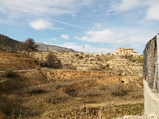 Suelo rústico con edificación en Alcoy, Alicante. 89