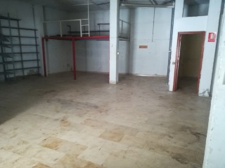 Local en Av Cieza  45