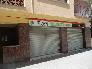 Local en Avda. Prat de la Riba 3