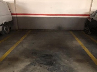 Piso con anejos en Av Reyes Católicos 46