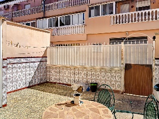 Vivienda adosada en Av Villena  47
