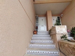 Vivienda adosada en Av Villena  48