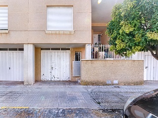 Vivienda adosada en Av Villena  50