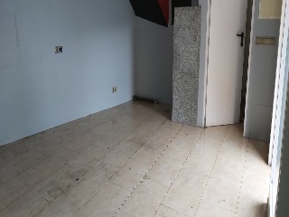 Vivienda y Local en RD Moreta 26