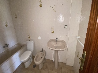 Piso con anejos en C/ José Canalejas 71