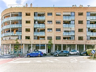 Local comercial en Av Torre de la Vila 37