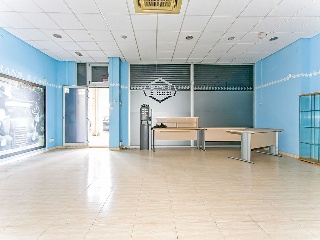 Local comercial en Av Torre de la Vila 46